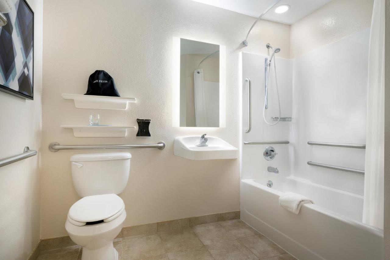 Hotel Candlewood Watertown Drum By Ihg